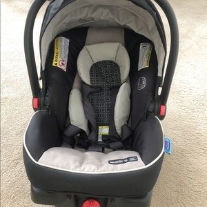 Graco infant car seat